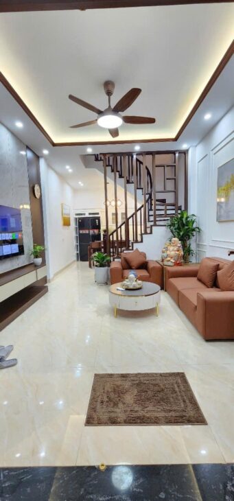 Nhà mới tinh Bùi Xương Trạch – Ngõ rộng- Sát ô tô- 35m2