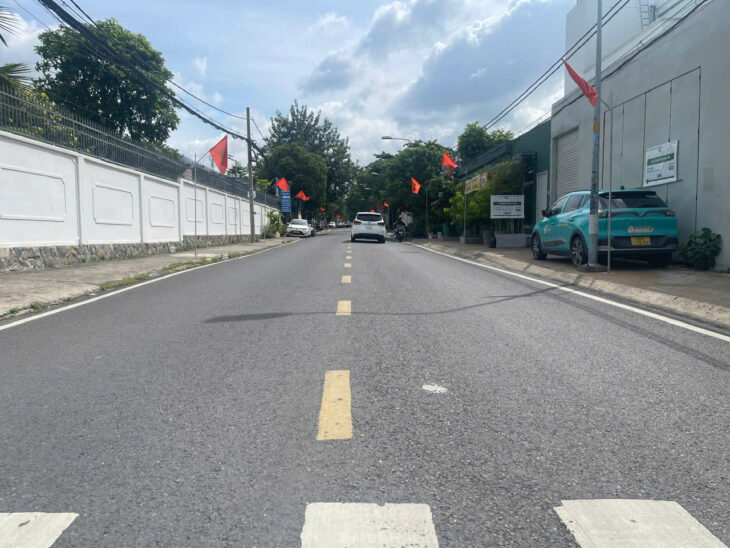 Mặt tiền Thống Nhất – kinh doanh trung tâm Thủ Đức – nhà 1 hầm 2 lầu – có dòng tiền sẵn.