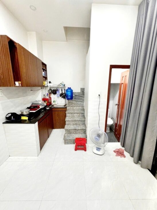 NHÀ 3 TẦNG THỐNG NHẤT, HẺM XE HƠI 3.5M, 2PN 3 WC, CHỈ 2.99 T.Ỷ TL !