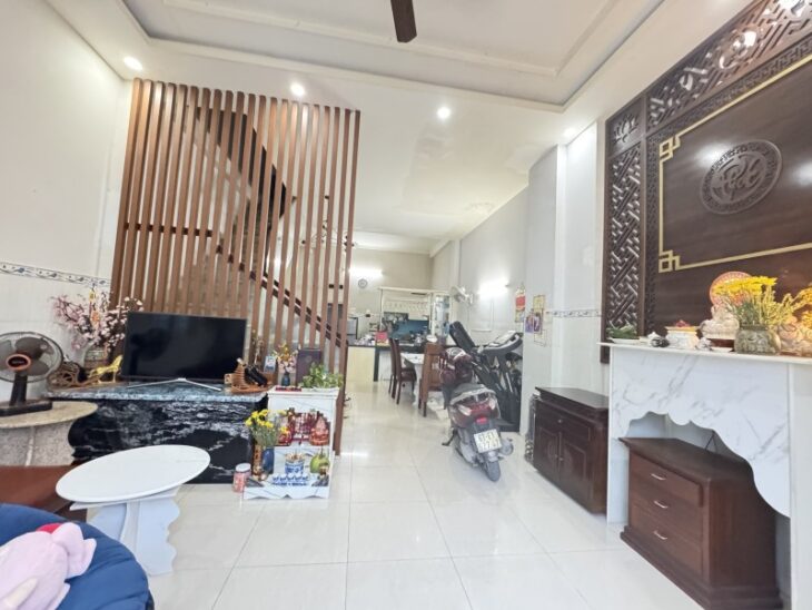 Bán nhà 77m², 2 tầng, 3PN, Q.9, 4.7 tỷ, sổ hồng