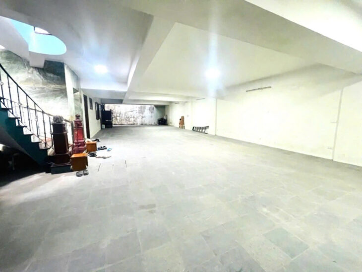 BÁN BIỆT THỰ HOA BẰNG, CẦU GIẤY – 245M – MT 9.5M – THANG MÁY – Ô TÔ TRÁNH – KINH DOANH