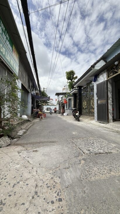 CHỈ 2.8 TỶ –NHÀ MẶT TIỀN ĐƯỜNG – 2 TẦNG Ở NGAY – GẦN AEON TÂN PHÚ – GIÁ SIÊU RẺ