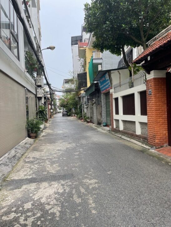 Bán nhà mới Việt Hưng vài bước ra ô tô tránh – 5 tầng DT 50m2 gần BigC, cầu Trần Hưng Đạo 5.8 tỷ