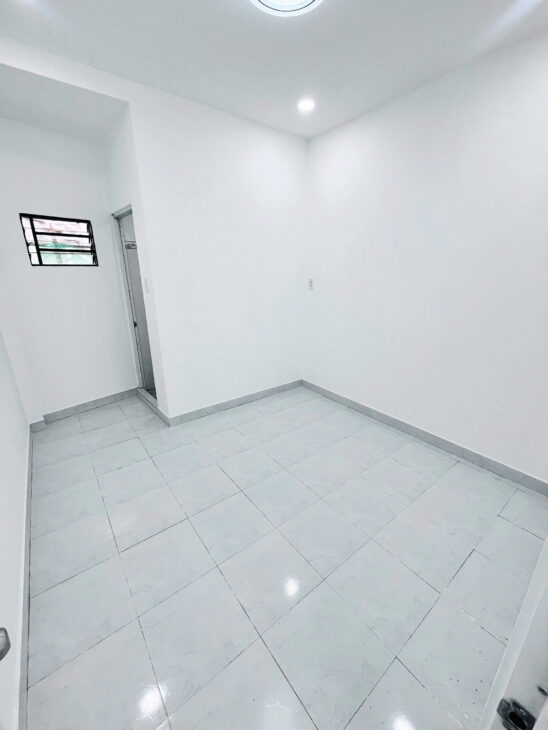 Nhà 2 tầng nở hậu hẻm xe ba gác đường Cao Lỗ P4Q8. Giá : 2,88 tỷ TL