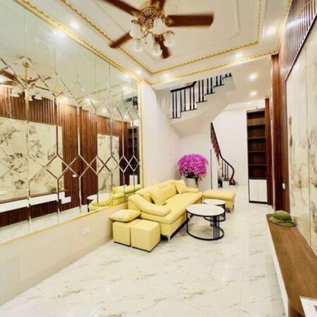 Sát Bách-Kinh-Xây, Trung Tâm Hai Bà Trưng Nhà Đẹp Ở Ngay Nhỉnh 5 Tỷ