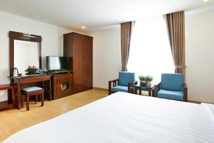 BÁN TÒA KHÁCH SẠN MẶT PHỐ KHƯƠNG ĐÌNH – DT 300TR/TH – 140M² x 8T CÓ HẦM – GIÁ 89 TỶ