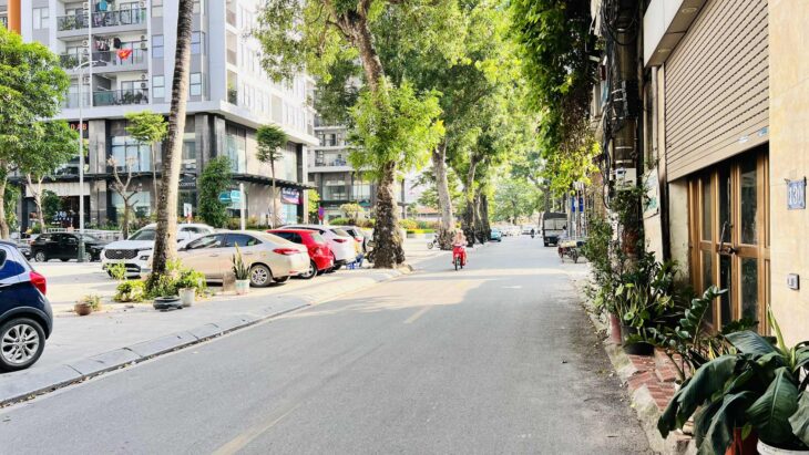 bán nhà Đức Giang, 80m, vỉa hè, 2 mặt ôtô tránh, cách cầu Đông Trù 300m