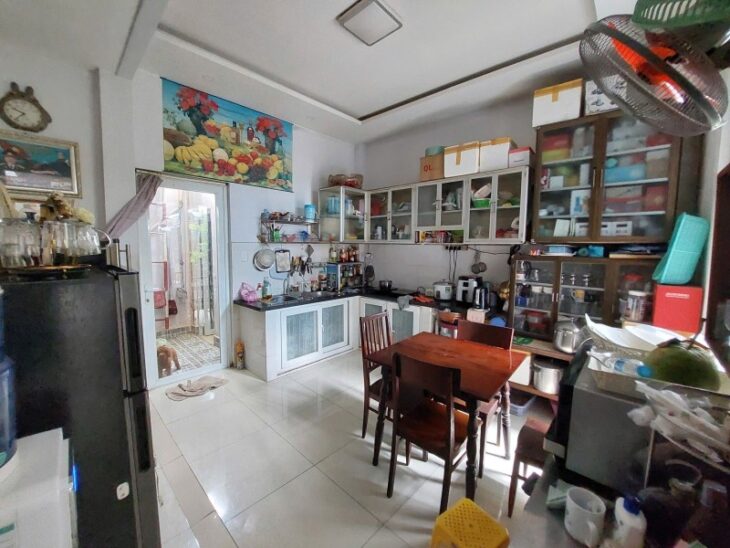 Bán nhà 2 tầng, DT 120m², 4PN, 4WC, Q.2, 6.8 tỷ, sổ hồng