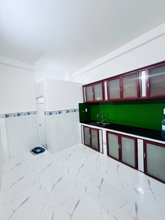 Nhà 2 tầng nở hậu hẻm xe ba gác đường Cao Lỗ P4Q8. Giá : 2,88 tỷ TL