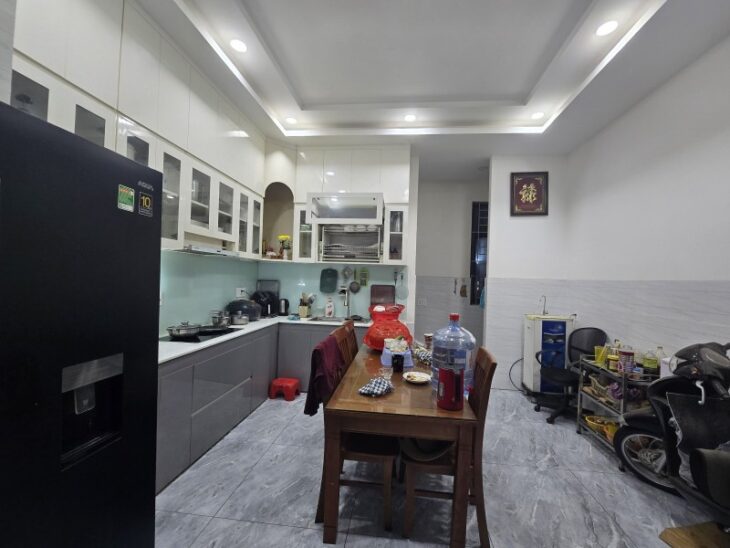 Bán nhà mặt phố Bình Chiểu, Thủ Đức, nhà 4 tầng, DT 332m², sổ hồng. Giá 15.35 tỷ