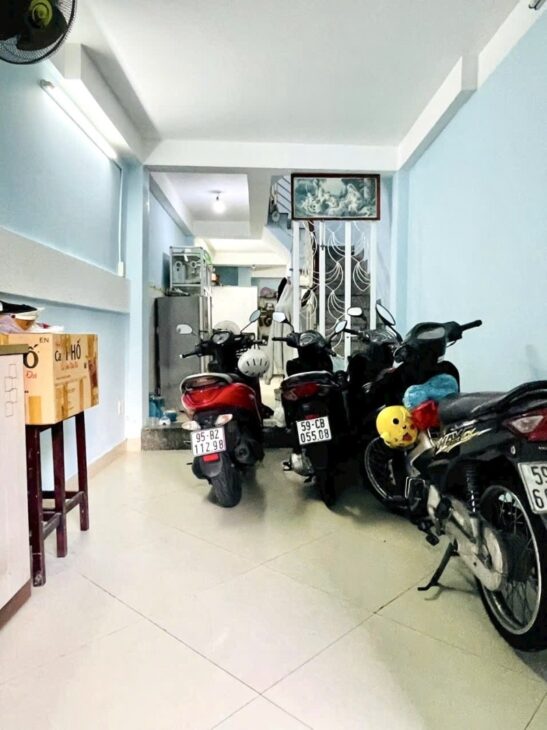 Bán nhà 5 tầng hẻm xe hơi Huỳnh Tấn Phát, Quận 7, 37m2 6PN, gần Chợ Tân Thuận, chỉ 5.39 tỷ