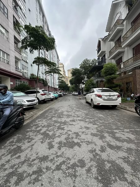 Cho thuê biệt thự Mễ Trì Thượng, 140m2, 4 tầng, làm văn phòng, nhà ở
