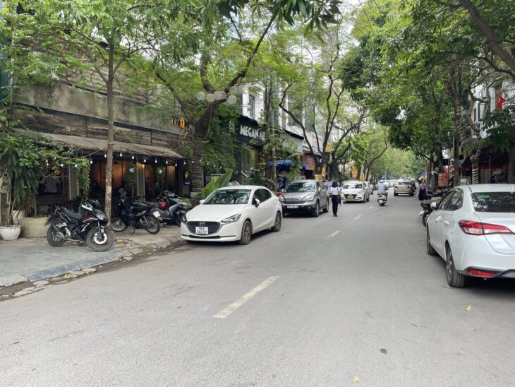 ⚜️ KHÁCH SẠN MẶT PHỐ DỊCH VỌNG HẬU, CẦU GIẤY 300M2 10 TẦNG MT 10M, CHỈ 190 TỶ ⚜️