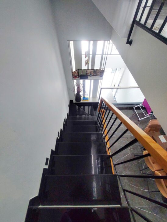 Bưng Ông Thoàn, Phú Hữu – Nhà 4 tầng Hoàn công đủ, Nội thất đầy đủ, Xe hơi vào nhà, Giá 7,2 Tỷ