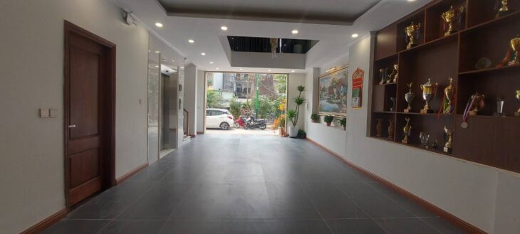 Bán nhà phân lô Phú Diễn, 79m2, 7 tầng, gần đại học Tài Nguyên Môi Trường, nhà đẹp, ở ngay