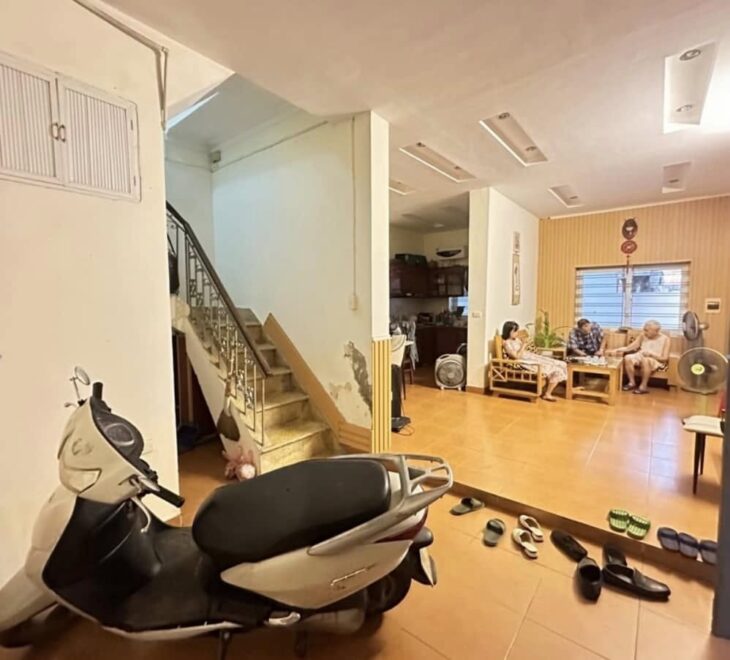 Bán nhà Lô Góc 3 Thoáng-Dương Quảng Hàm 37/51m, 3Tầng, MT 7.5m 13.5 Tỷ, gần phố
