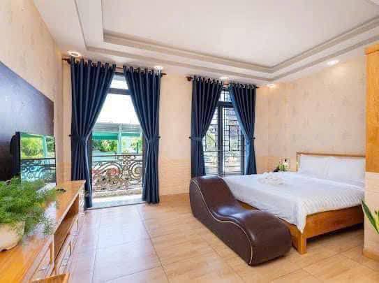 Bán nhà mặt phố Phan Chu Trinh, Vũng Tàu, diện tích 180m2, giá 23 tỷ, sổ hồng. Liên hệ: 0797922499.