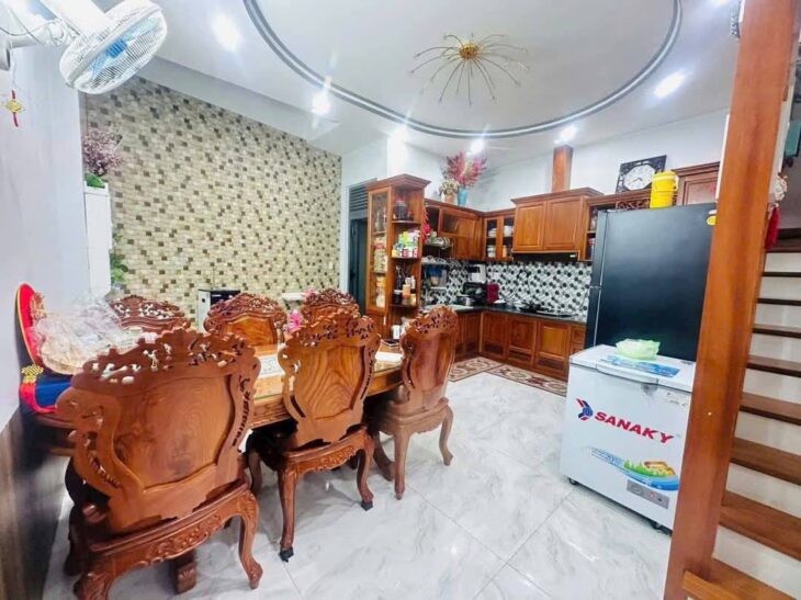 Bán nhà 1 trệt 2 lầu hẻm ô tô đường Phạm Hồng Thái, P7, Vũng Tàu.