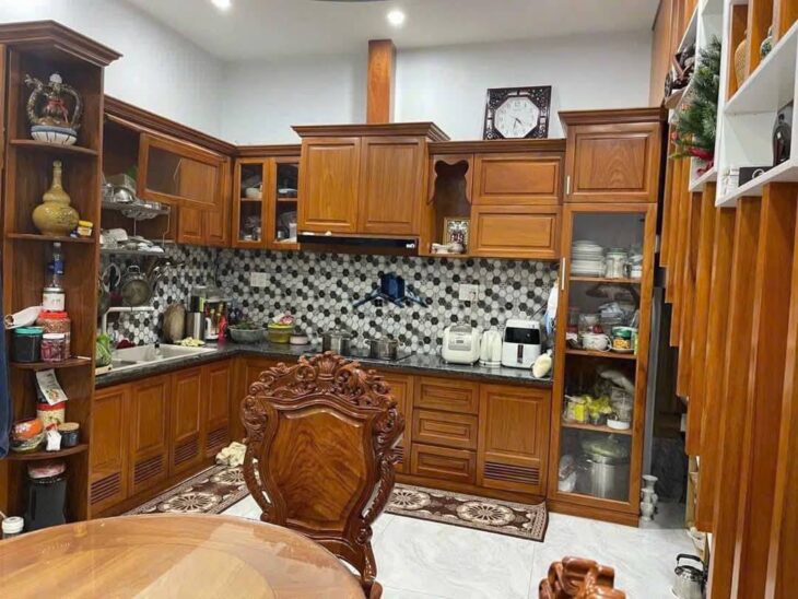 Bán nhà 1 trệt 2 lầu hẻm ô tô đường Phạm Hồng Thái, P7, Vũng Tàu.
