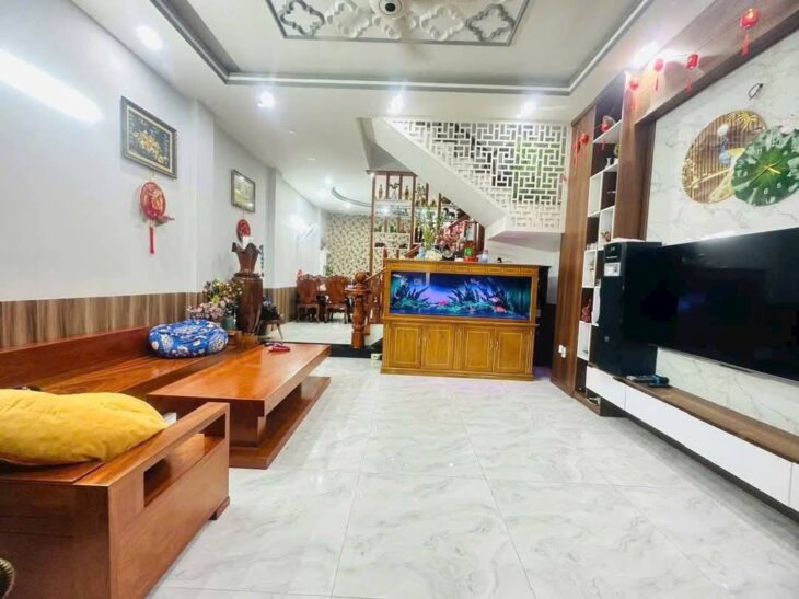 Bán nhà 1 trệt 2 lầu hẻm ô tô đường Phạm Hồng Thái, P7, Vũng Tàu.