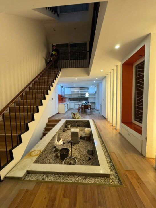 VỊ TRÍ HIẾM-Mặt ngõ Ô tô Phố Linh Lang 79m/5Tầng/ MT 4.4m 31.8 Tỷ, Cách Phố 10m