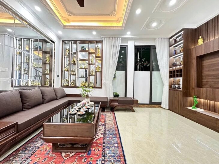 NHÀ ĐẸP TRUNG TÂM CẦU GIẤY – 6 TẦNG – FULL NỘI THẤT – GẦN Ô TÔ – SỔ NỞ HẬU !!!