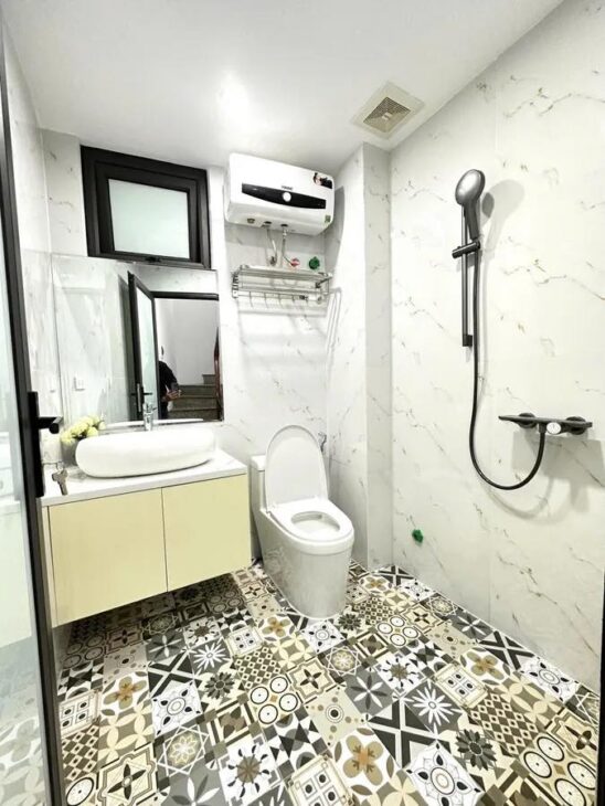 NHÀ ĐẸP TRUNG TÂM CẦU GIẤY – 6 TẦNG – FULL NỘI THẤT – GẦN Ô TÔ – SỔ NỞ HẬU !!!