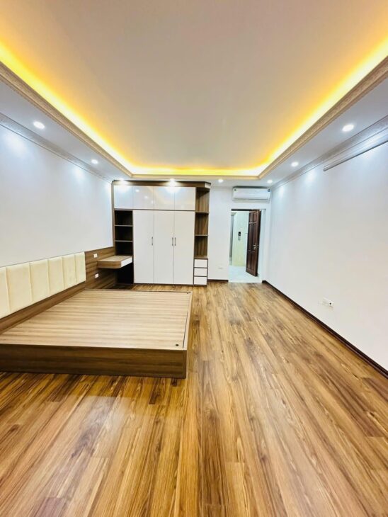 Bán nhà Trích Sài – thang máy –gần Hồ Tây – kinh doanh nhà đẹp ở ngay 55m 6tầng 15.2 tỷ