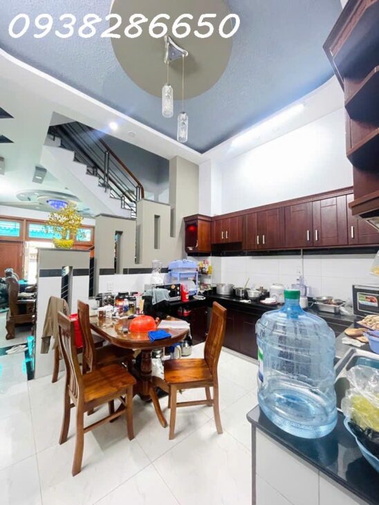 VỊ TRÍ CỰC ĐẸP – HẺM XE HƠI 1 TRỤC THẲNG SAU CĂN MẶT TIỀN – SỔ VUÔNG A4 – CỘNG NHẬN ĐỦ 64M2 – TẶNG