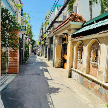 HẺM XE HƠI THÔNG – NGANG KHỦNG 7.3M – NHÀ 2 TẦNG 6PN – SỔ VUÔNG A4. NHỈNH 12.X TỶ.