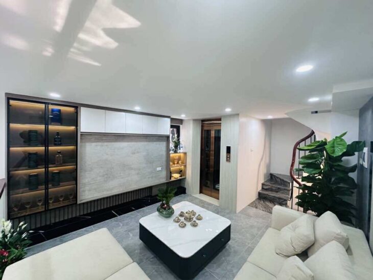 Minh Khai, Nhà Đẹp Lô Góc, 7 Tầng Thang Máy Full Nội Thất Hơn 9 Tỷ