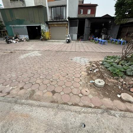 NGUYỄN VĂN CỪ,LONG BIÊN 11.5 tỷ 50m MẶT TIỀN 5m NGÕ Ô TÔ,NHÀ C4 CŨ