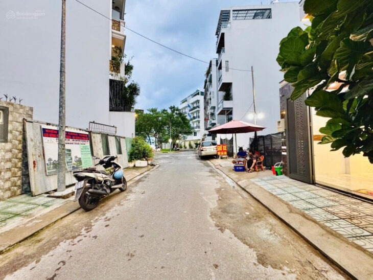 Bán nhà Đường Số 30, Phường 6, Gò Vấp; Diện tích: 4.2m x 16m; 5 tầng.