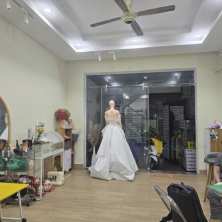 Bán nhà mặt phố Bình Chiểu, Thủ Đức, nhà 4 tầng, DT 332m², sổ hồng. Giá 15.35 tỷ Bán nhà mặt phố Bình Chiểu, Thủ Đức, nhà 4 tầng, DT 332m², sổ hồng. Giá 15.35 tỷ