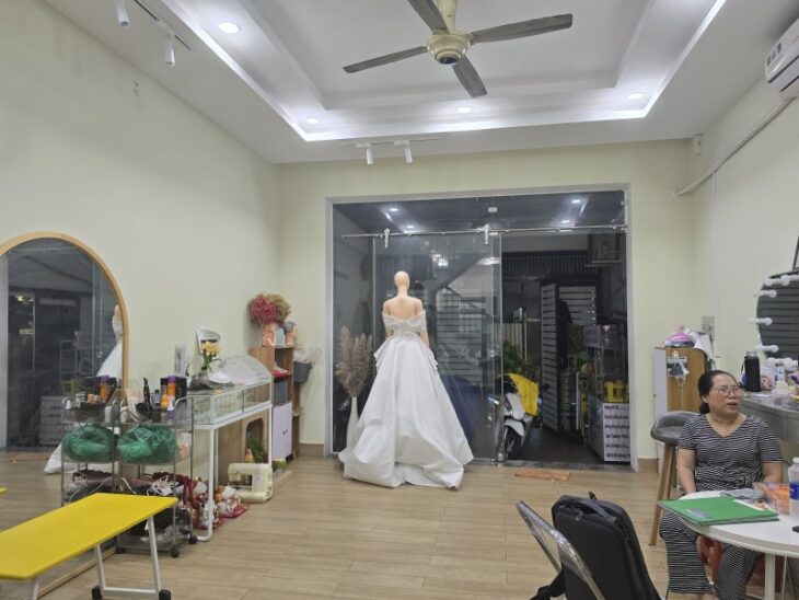 Bán nhà mặt phố Bình Chiểu, Thủ Đức, nhà 4 tầng, DT 332m², sổ hồng. Giá 15.35 tỷ