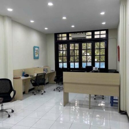 Cho thuê nhà MT Chu Văn An, P.26, 4x14m, 1 trệt, 2 lầu, 4pn, 4wc, 25tr, TL