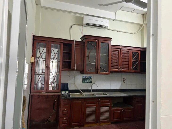 Cho thuê nhà MT Chu Văn An, P.26, 4x14m, 1 trệt, 2 lầu, 4pn, 4wc, 25tr, TL