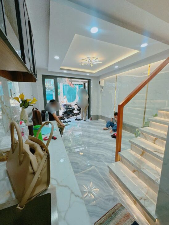 Nhanh mới kịp! Chỉ 3.6 tỉ sở hữu nhà mặt tiền Trần Văn Đang P.11 Q.3 3.3×5 T2L