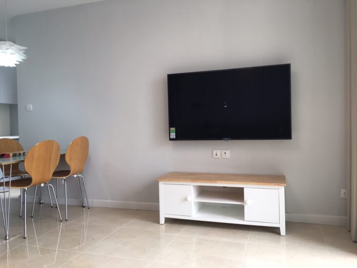 Chủ nước ngoài cần bán căn 2 ngủ rộng dt 75m2, các phòng đều view hồ điều hòa, tầng trung tòa C3 –