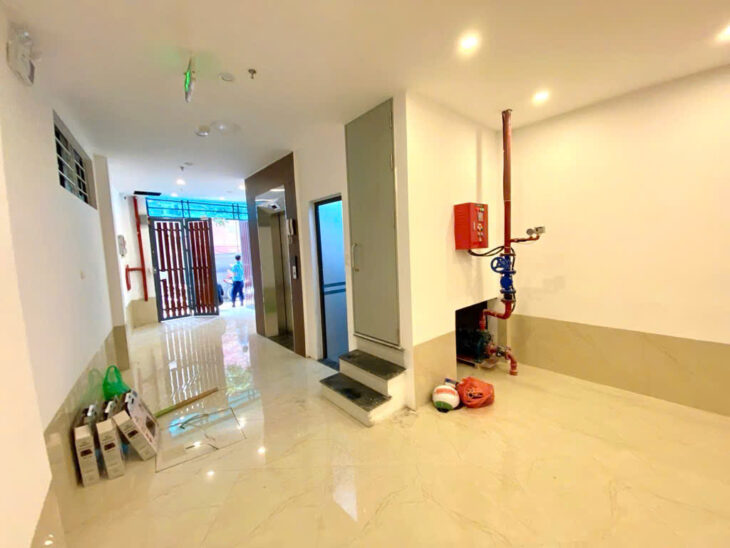 BÁN NHÀ LẠC LONG QUÂN – 60M x 7 TẦNG THANG MÁY – FULL NỘI THẤT – GẦN Ô TÔ – PHÂN LÔ – GIÁ 18.5 TỶ