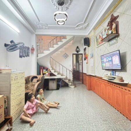 ♣ Nhà gần MT Nguyễn Phước Nguyên, Chợ Tân An, 45m2, 2 tầng cứng sạch, 3PN, 2.xx tỷ