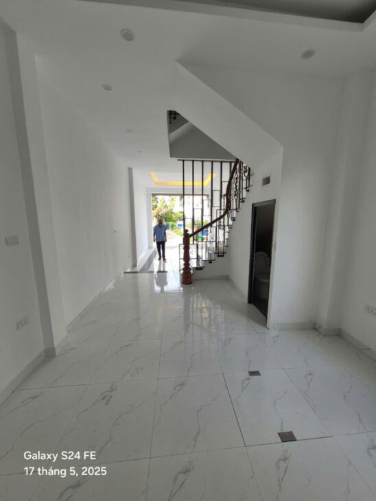 NHÀ ĐẸP, VỊ TRÍ ĐẸP, Ô TÔ ĐỖ CỬA, NGAY HỒ ĐIỀU HOÀ, GIAO THÔNG THUẬN TIỆN, NGẬP TRÀN TIỆN ÍCH, GIÁ