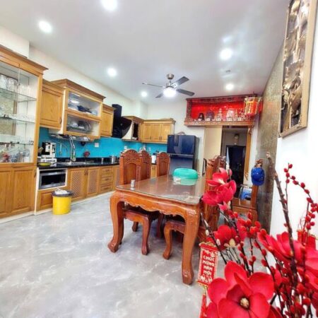 Nhỉnh 7 Tỷ TL! 79M² – 4 Tầng/4pn, HẺM XE TẢI – Ô TÔ NGỦ TRONG NHÀ – Ngay CV Làng Hoa! Nhỉnh 7 Tỷ TL! 79M² – 4 Tầng/4pn, HẺM XE TẢI – Ô TÔ NGỦ TRONG NHÀ – Ngay CV Làng Hoa!