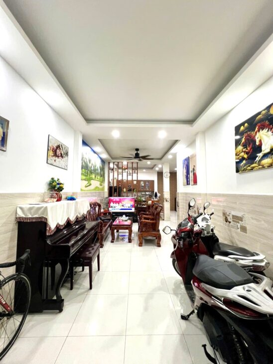 Chính Chủ 1 Đời – Nhà 66M² – Ô TÔ VÀO NHÀ – Đối Diện UBND Gò Vấp– 5.89 Tỷ TL!