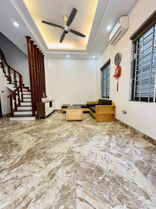 Bán nhà Nguyễn Sơn- lô góc oto dỗ cửa -full nội thất mặt tiền rộng nhỉnh 8 tỷ(thương lượng)