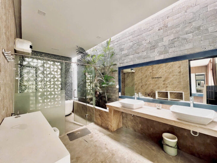 Cho thuê biệt thự mặt tiền gần Chợ Đầm, phường Vạn Thạnh, thành phố Nha Trang (Có Gara Xe hơi)