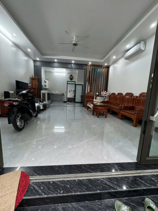 Chủ bán nhanh trong tháng để chuyển đi nước ngoài định cư, nhà bồ xuyên nhỉnh 3 tỷ