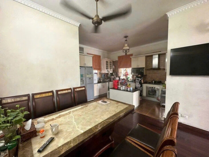 BÁN NHÀ LÔ GÓC MẶT PHỐ TRÍCH SÀI – VIEW HỒ TÂY – 64M² – MT 6M – THANG MÁY – GIÁ 63 TỶ