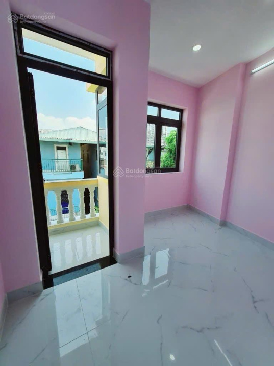 NHÀ 3 TẦNG HẺM XE HƠI LÊ VĂN THỊNH GIÁ RẺ