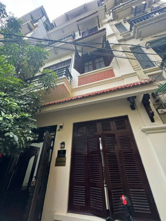 BÁN NHÀ VŨ NGỌC PHAN – THIẾT KẾ HIỆN ĐẠI – 85m2 5 tầng mt 5.3m Giá 23.5 tỷ